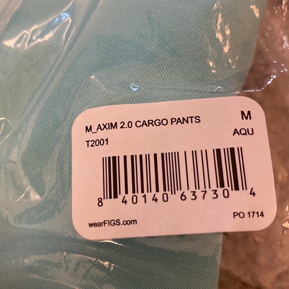 New Figs Axim Cargo Scrub pants in hunter green and aqua - Picture 5 of 5